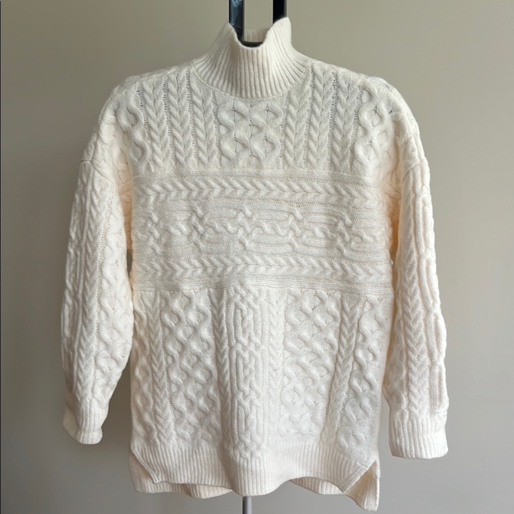 NWOT Abercrombie & Fitch, Chunky Knit Cowl Neck Sweater, White, Size S